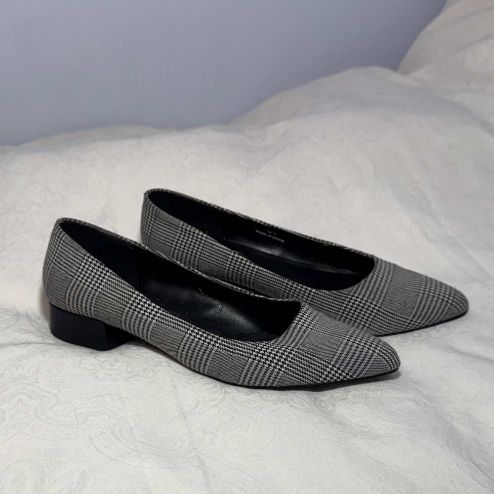 Classic Black and White Flats
